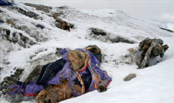 Dead Bodies On Mount Everest Many Perfectly Preserved Bodies Lie On