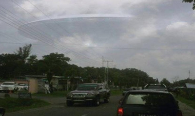 Huge cloaked UFO photographed travelling over China and India by many witnesses
